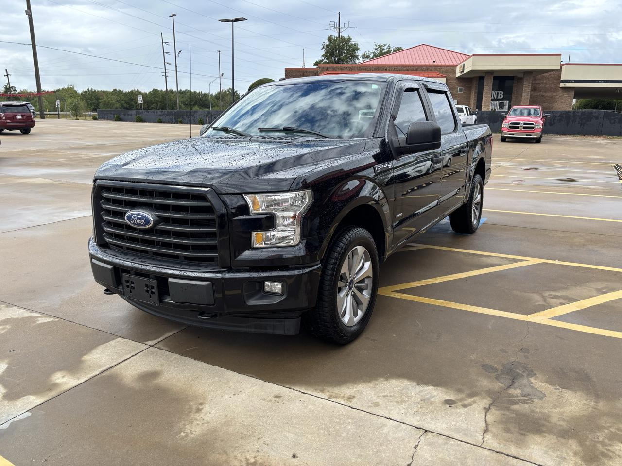 Ford F-150 4WD SuperCab 145" XL 2017