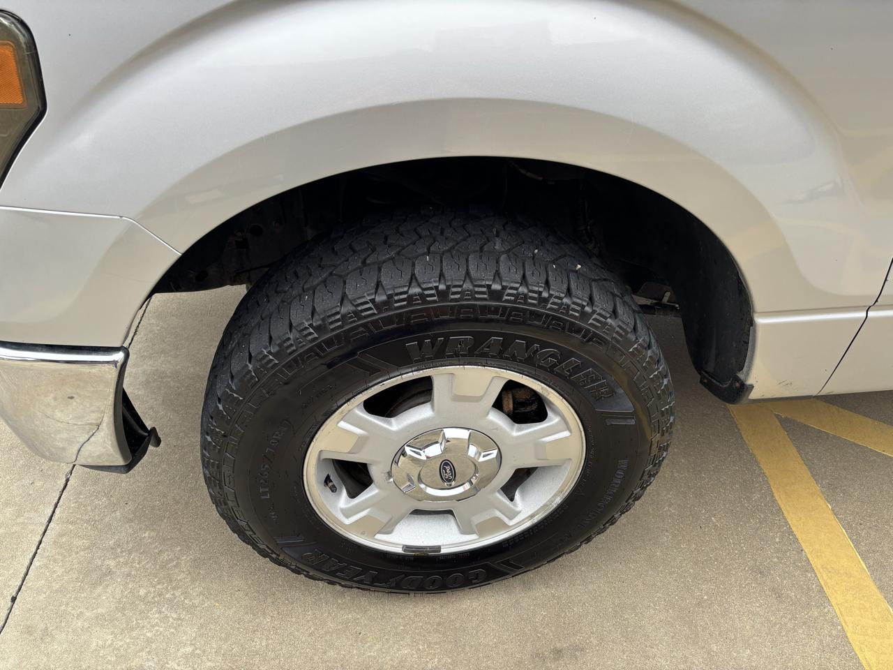 Ford F-150 4WD SuperCrew 145" XLT 2009