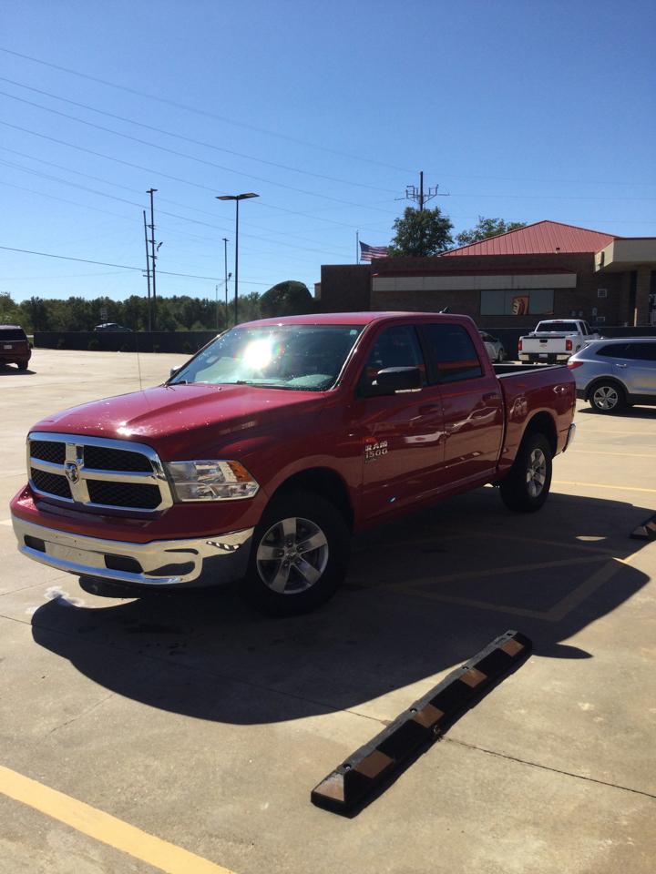 RAM 1500 Classic SLT 4x4 Crew Cab 5'7" Box 2019