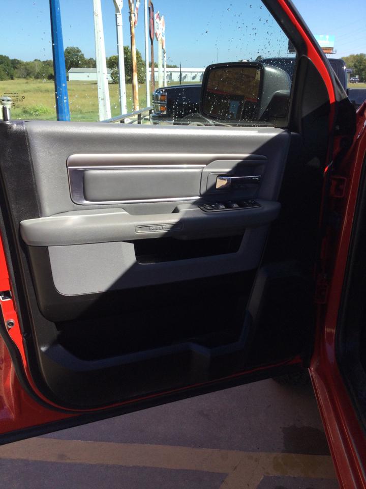 RAM 1500 Classic SLT 4x4 Crew Cab 5'7" Box 2019