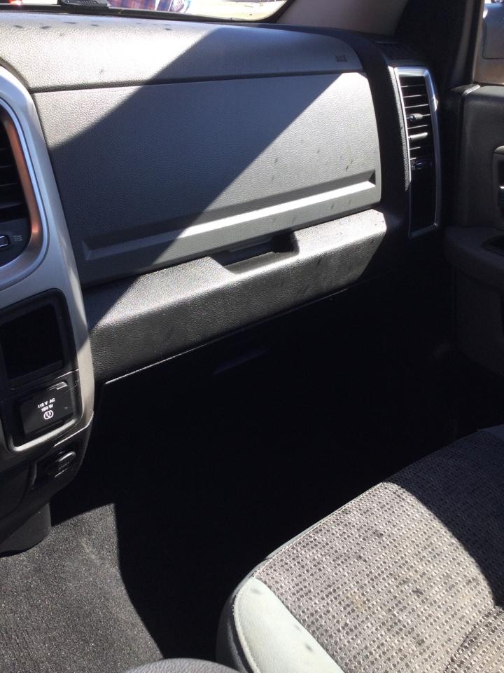 RAM 1500 Classic SLT 4x4 Crew Cab 5'7" Box 2019