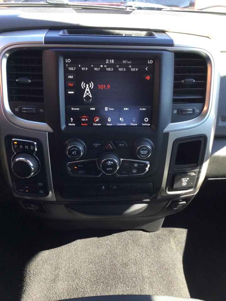 RAM 1500 Classic SLT 4x4 Crew Cab 5'7" Box 2019