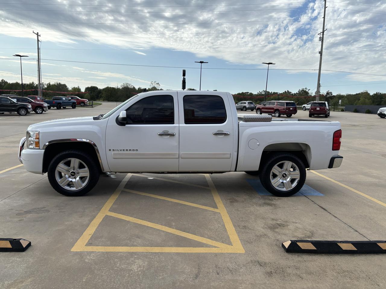 Chevrolet Silverado 1500 2WD Crew Cab 143.5" LT w/1LT 2008