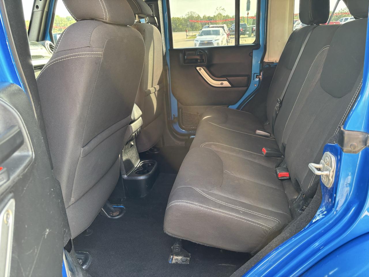 Jeep Wrangler Unlimited 4WD 4dr Sahara 2015