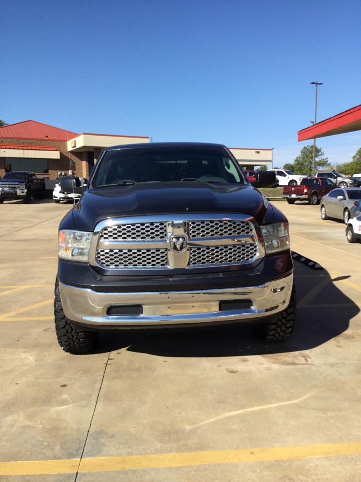 RAM 1500 4WD Quad Cab 140.5" SLT 2017