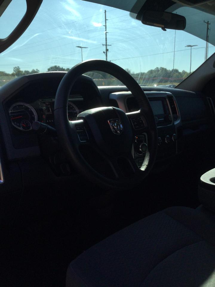 RAM 1500 4WD Quad Cab 140.5" SLT 2017