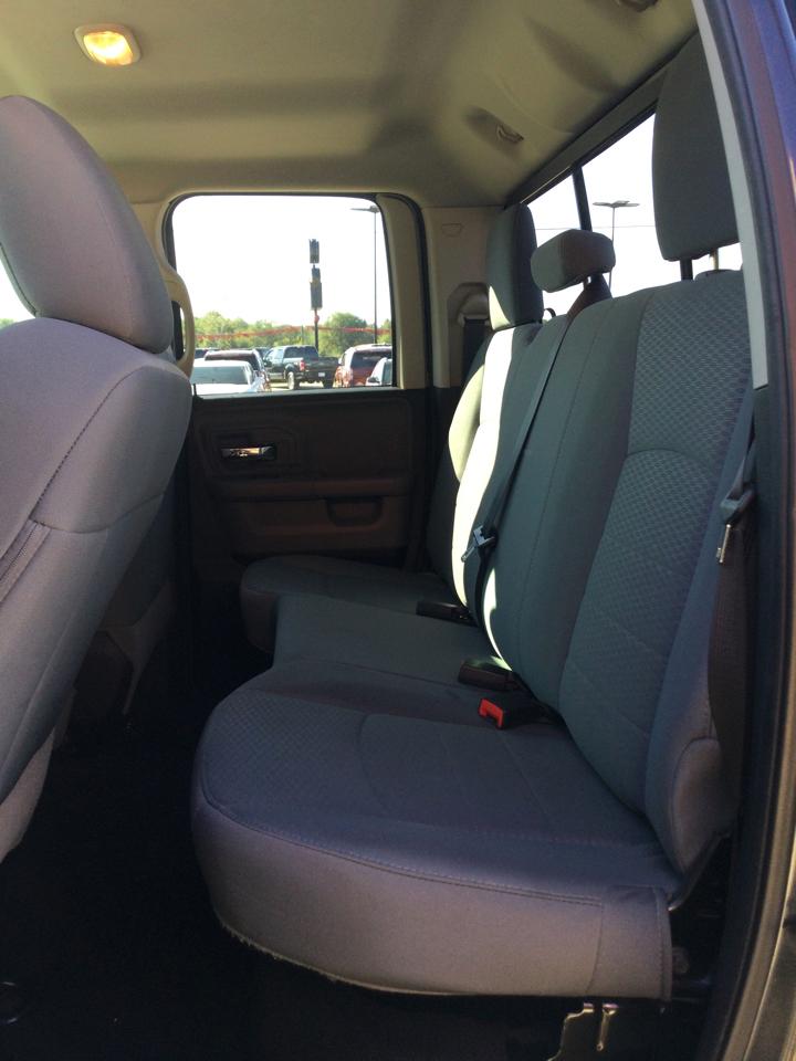 RAM 1500 4WD Quad Cab 140.5" SLT 2017