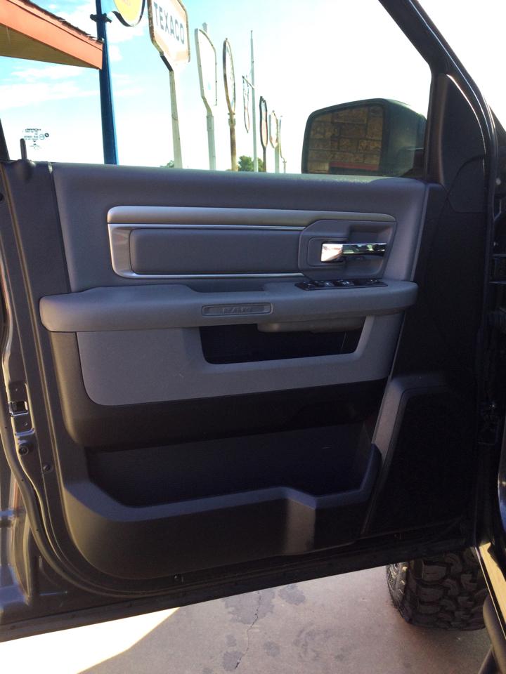 RAM 1500 4WD Quad Cab 140.5" SLT 2017