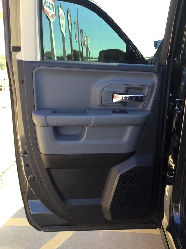 RAM 1500 4WD Quad Cab 140.5" SLT 2017