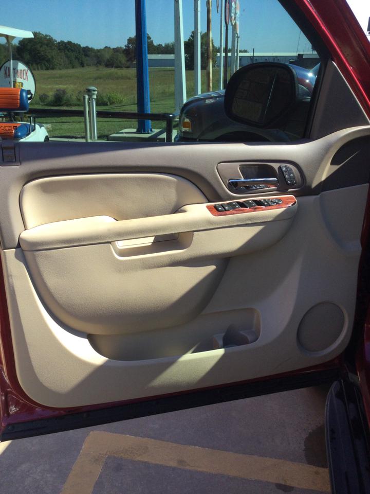 Chevrolet Tahoe 2WD 4dr 1500 LTZ 2012