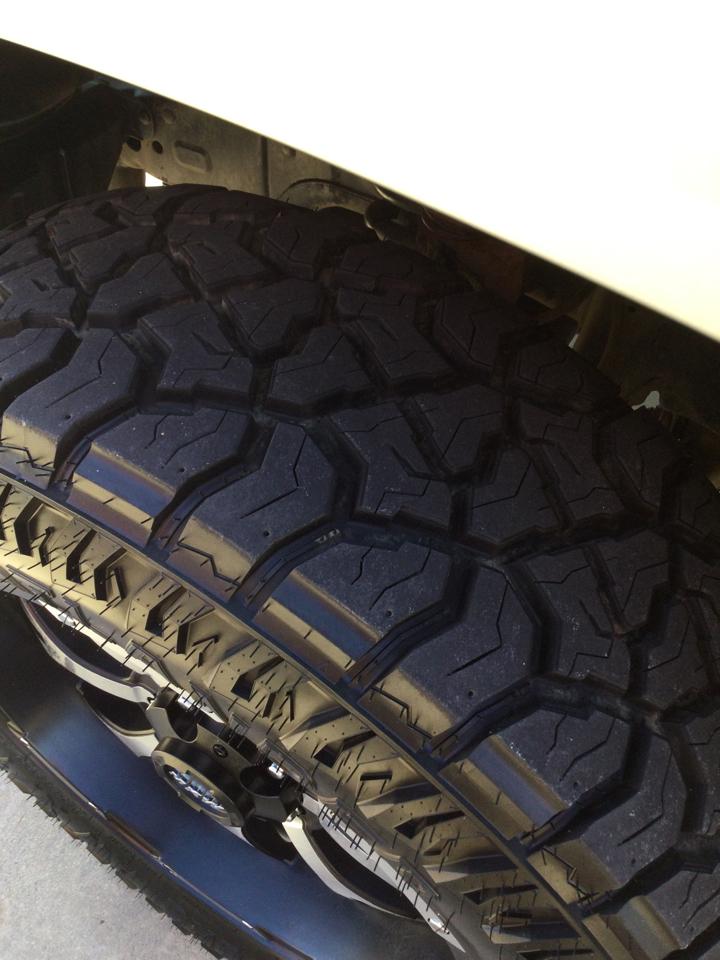 Toyota Tundra 4WD Truck CrewMax 5.7L FFV V8 6-Spd AT Platinum (Natl) 2014