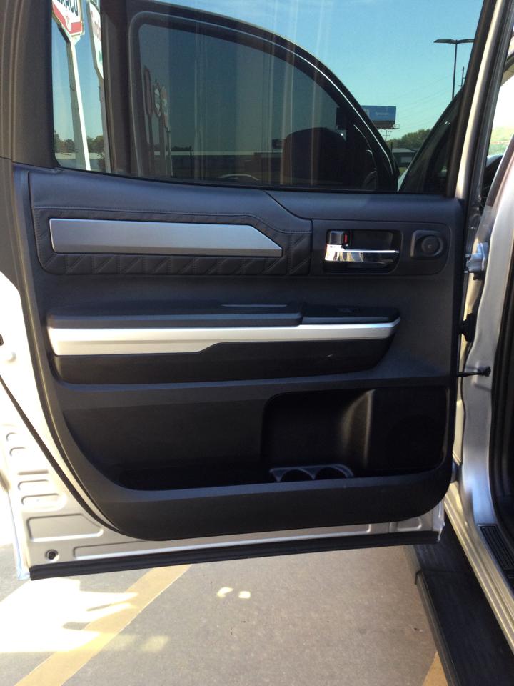 Toyota Tundra 4WD Truck CrewMax 5.7L FFV V8 6-Spd AT Platinum (Natl) 2014