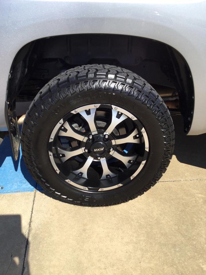 Toyota Tundra 4WD Truck CrewMax 5.7L FFV V8 6-Spd AT Platinum (Natl) 2014