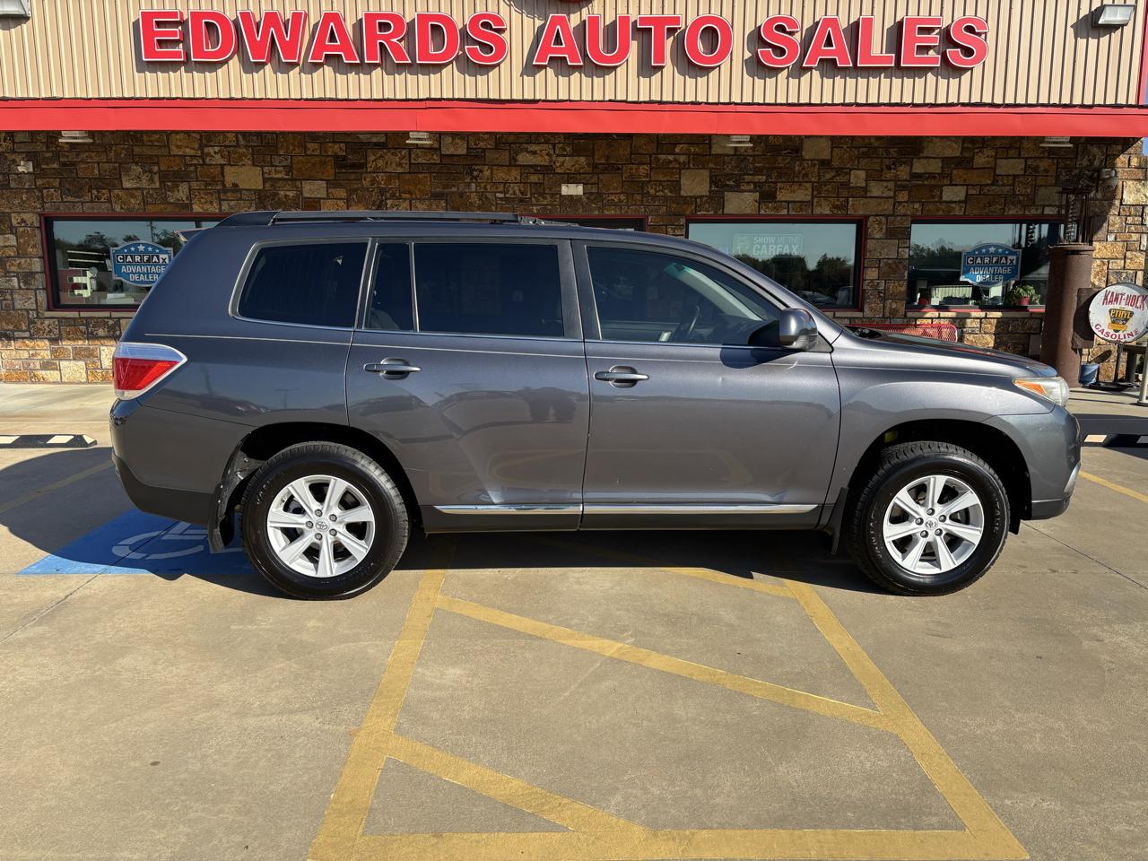 Toyota Highlander FWD 4dr V6 (Natl) 2013