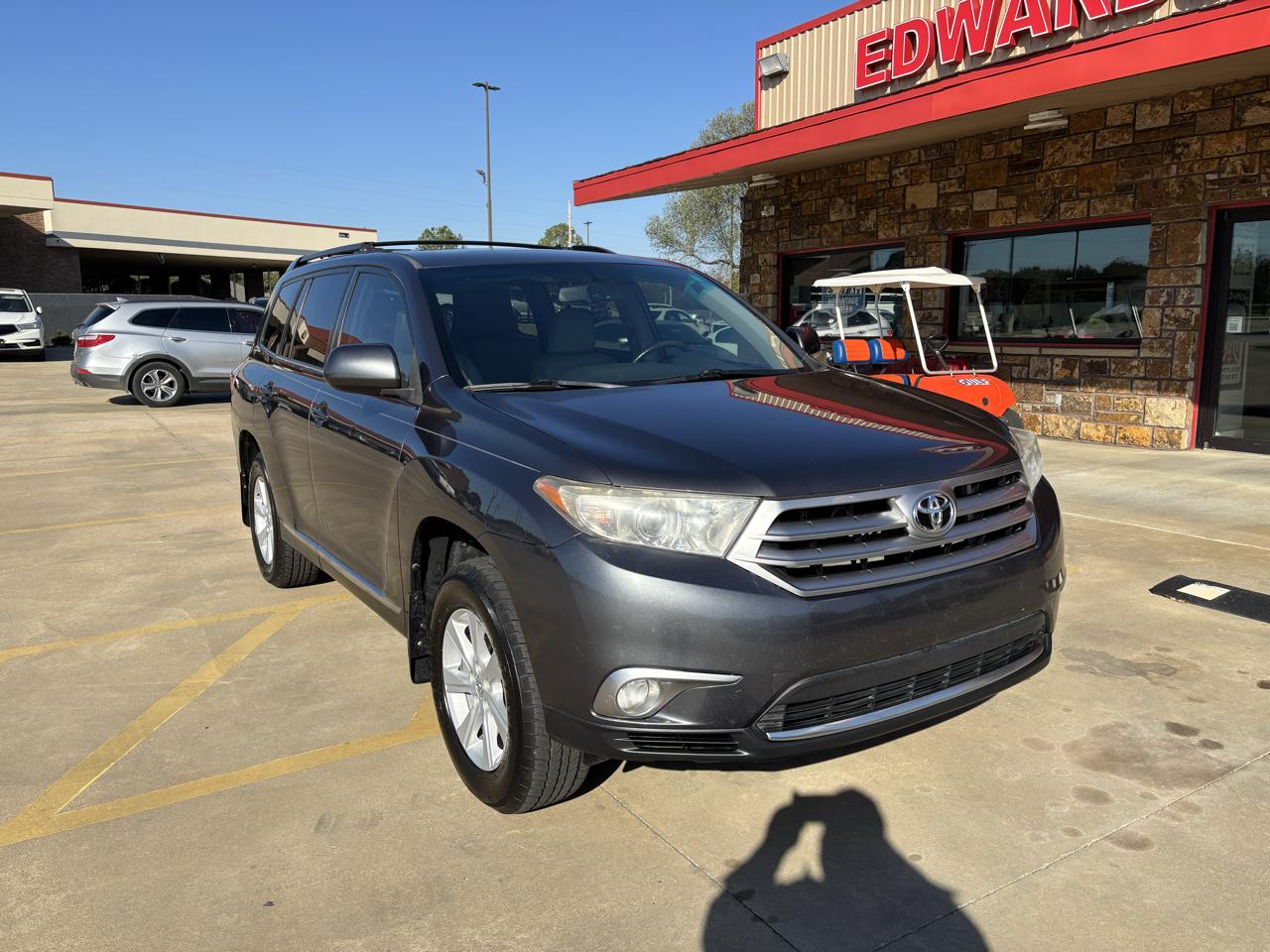 Toyota Highlander FWD 4dr V6 (Natl) 2013