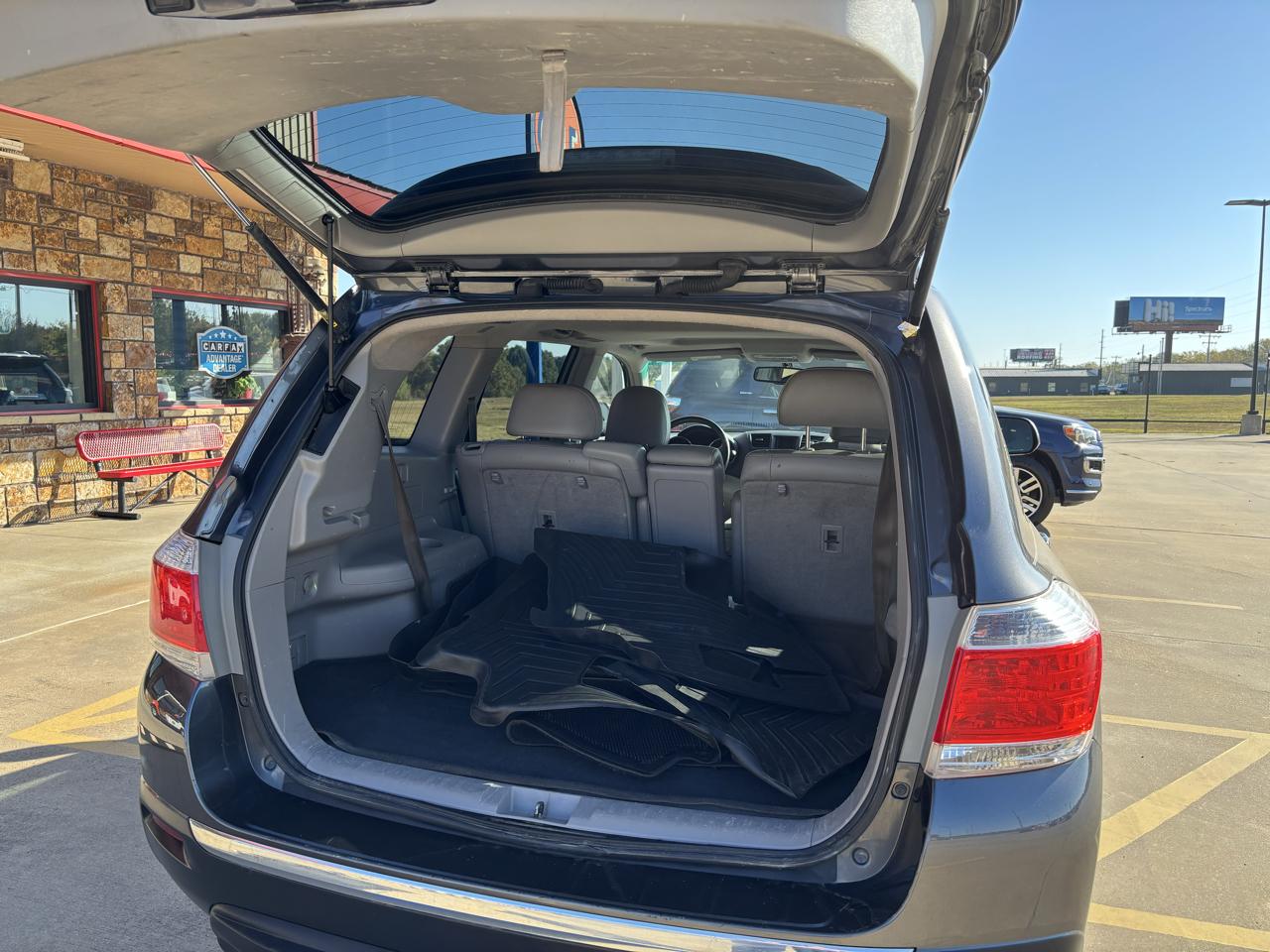 Toyota Highlander FWD 4dr V6 (Natl) 2013