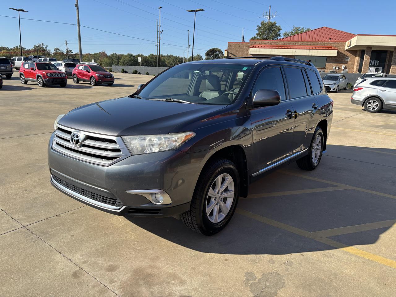 Toyota Highlander FWD 4dr V6 (Natl) 2013