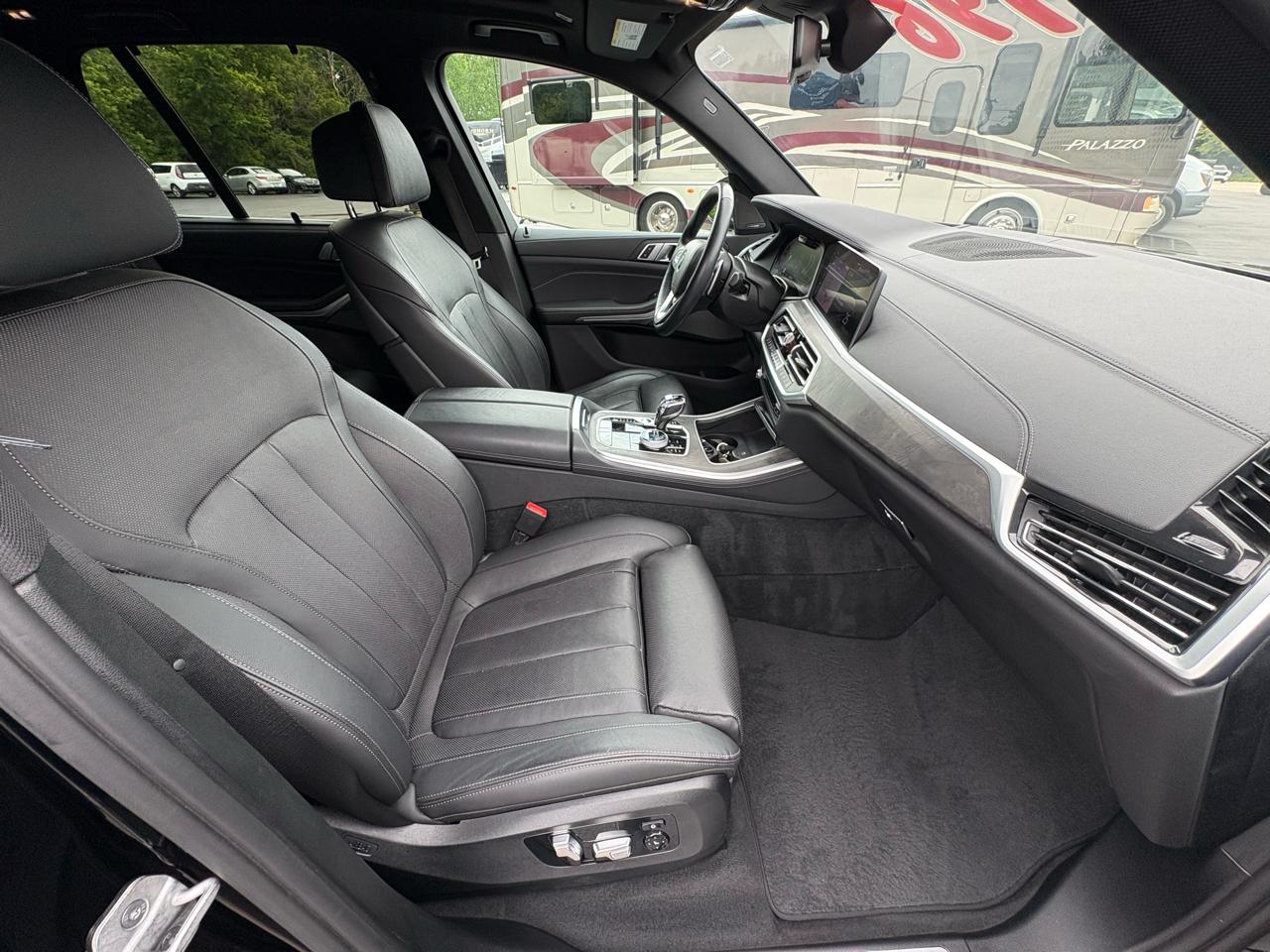 BMW X5 xDrive40i Sports Activity Vehicle 2021