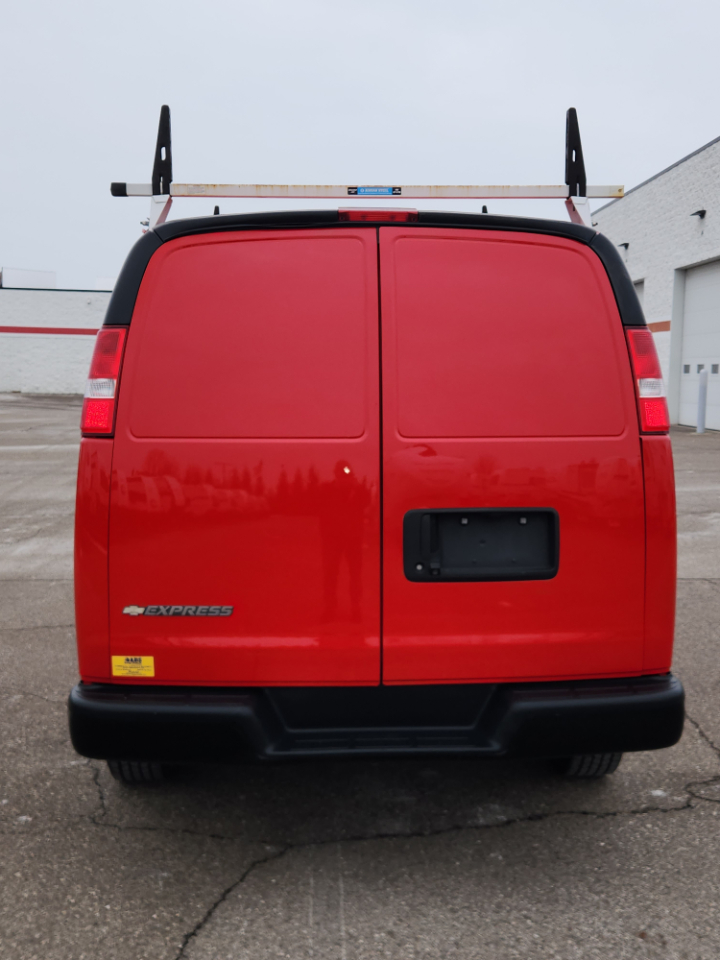 Chevrolet Express Cargo Van RWD 2500 135" 2021