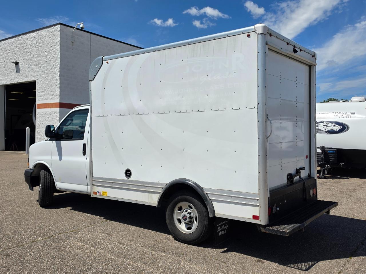 GMC Savana Commercial Cutaway 3500 Van 139" 2021