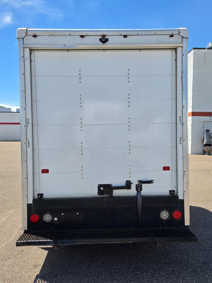 GMC Savana Commercial Cutaway 3500 Van 139" 2021