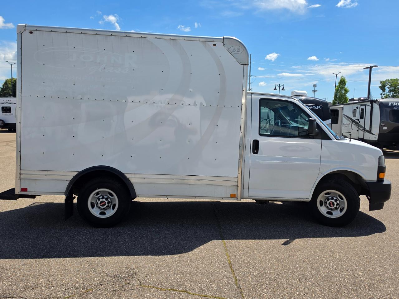 GMC Savana Commercial Cutaway 3500 Van 139" 2021