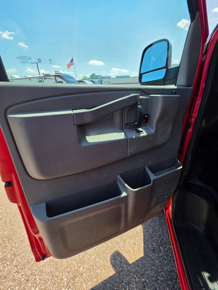 Chevrolet Express Cargo Van RWD 2500 135" 2021