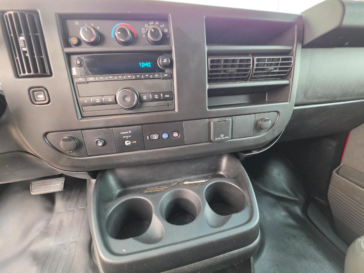 Chevrolet Express Cargo Van RWD 2500 135" 2021