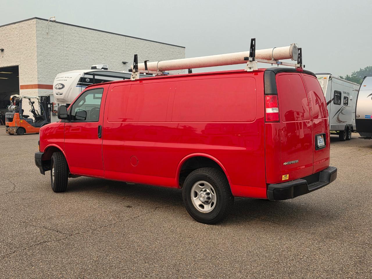 Chevrolet Express Cargo Van RWD 2500 135" 2021