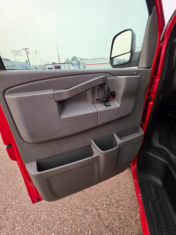 Chevrolet Express Cargo Van RWD 2500 135" 2021