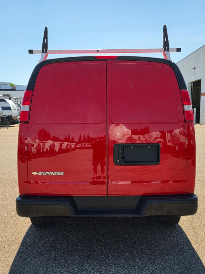 Chevrolet Express Cargo Van RWD 2500 135" 2021