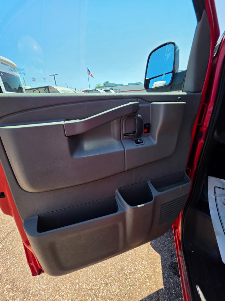 Chevrolet Express Cargo Van RWD 2500 135" 2021