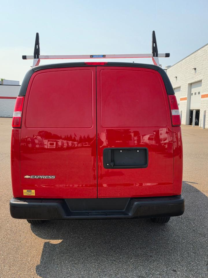 Chevrolet Express Cargo Van RWD 2500 135" 2021
