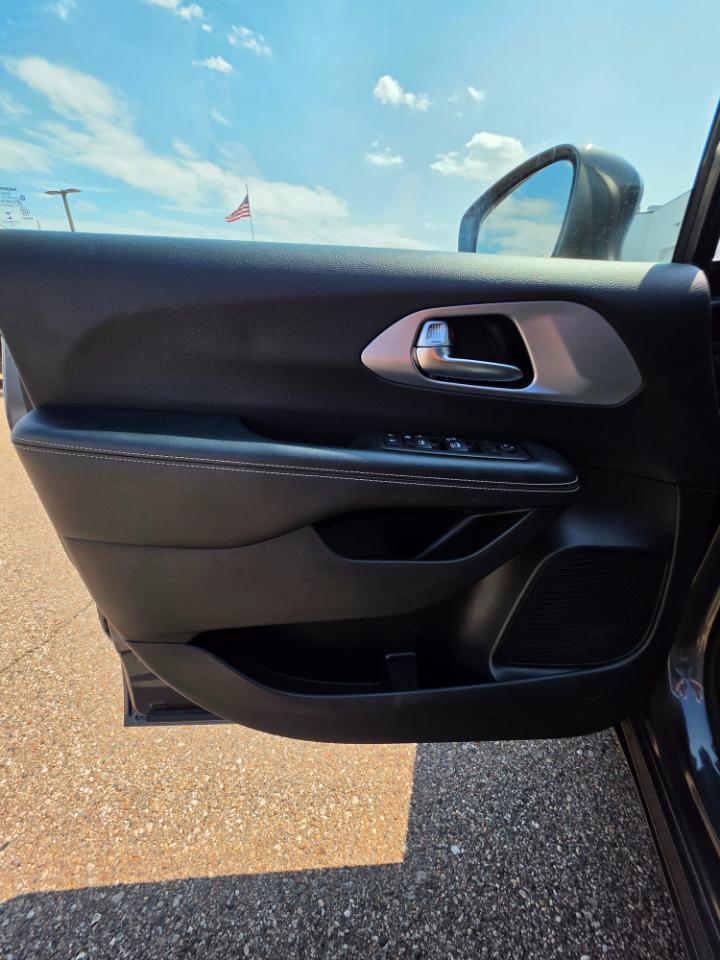Chrysler Pacifica Touring AWD 2022