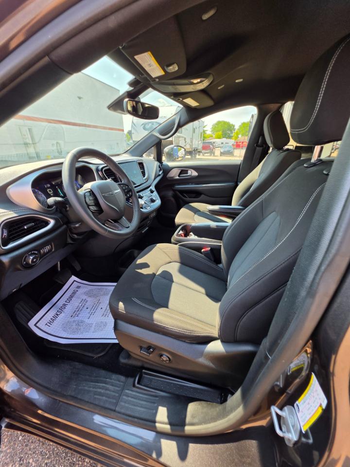 Chrysler Pacifica Touring AWD 2022