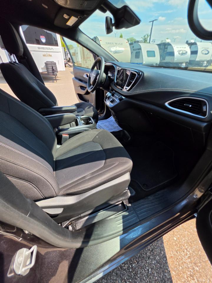 Chrysler Pacifica Touring AWD 2022