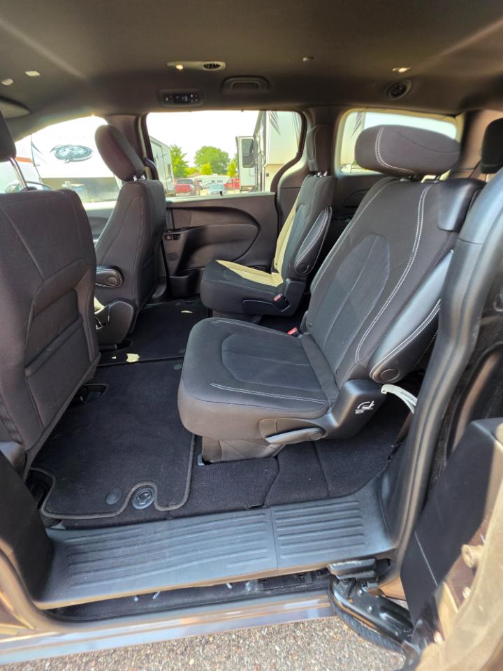 Chrysler Pacifica Touring AWD 2022