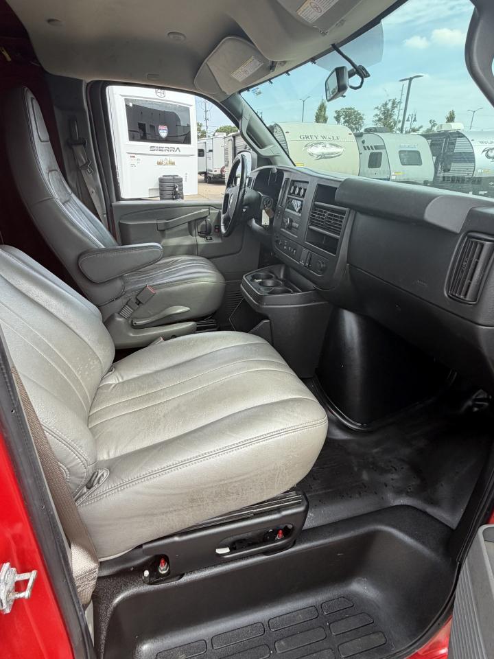 Chevrolet Express Cargo Van RWD 2500 135" 2021