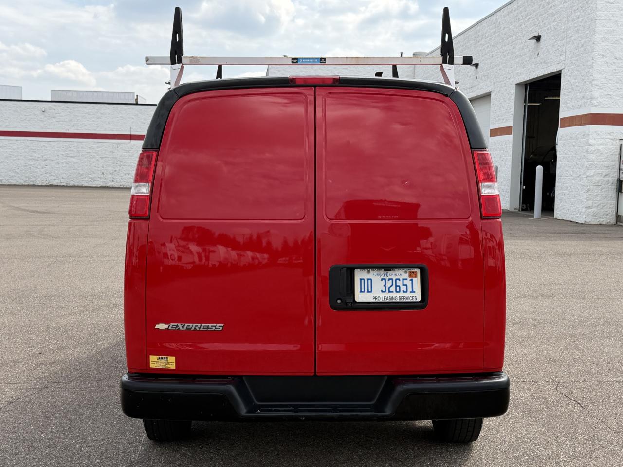 Chevrolet Express Cargo Van RWD 2500 135" 2021