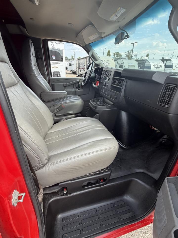 Chevrolet Express Cargo Van RWD 2500 135" 2021