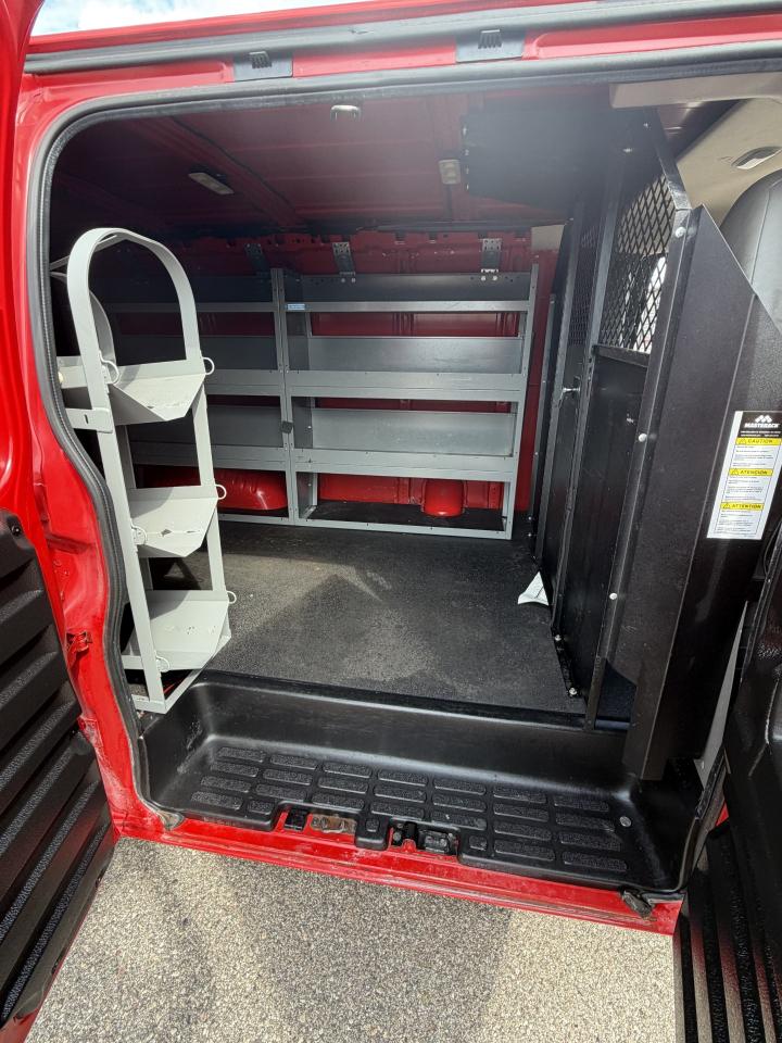Chevrolet Express Cargo Van RWD 2500 135" 2021
