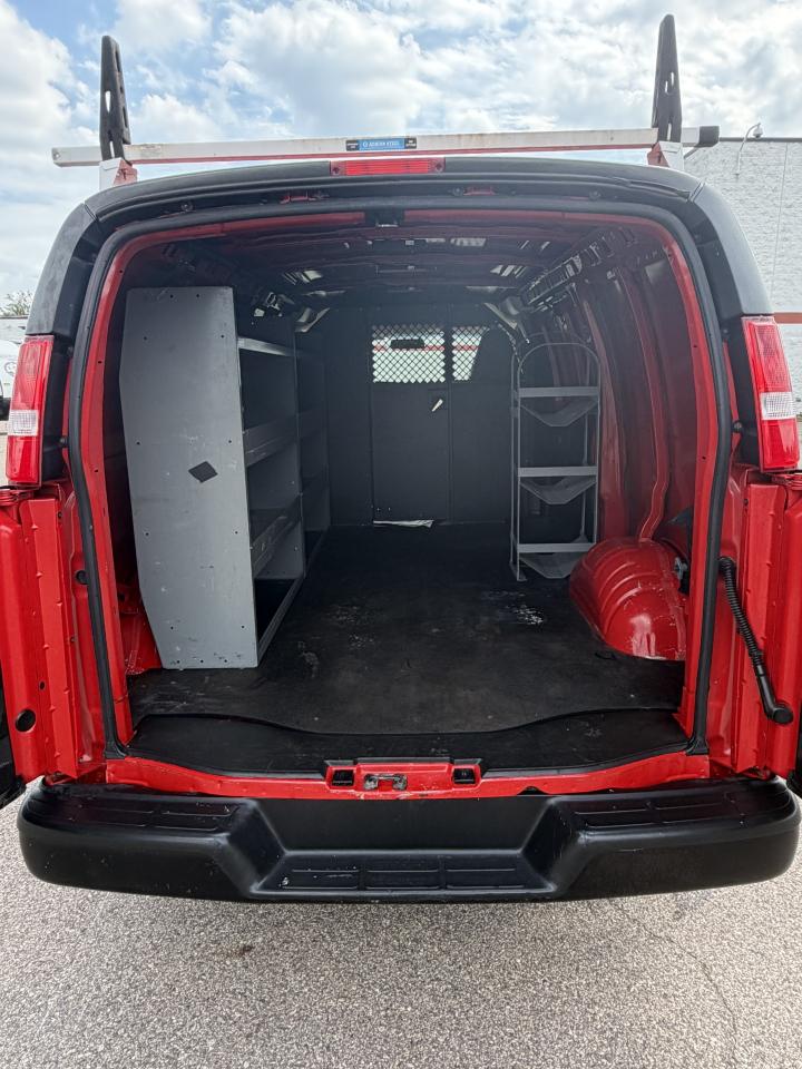 Chevrolet Express Cargo Van RWD 2500 135" 2021