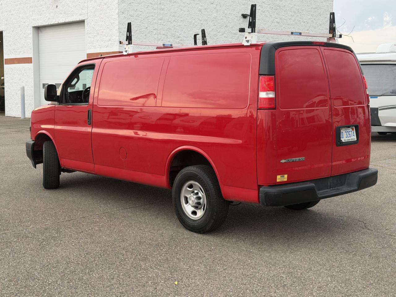 Chevrolet Express Cargo Van RWD 2500 135" 2021
