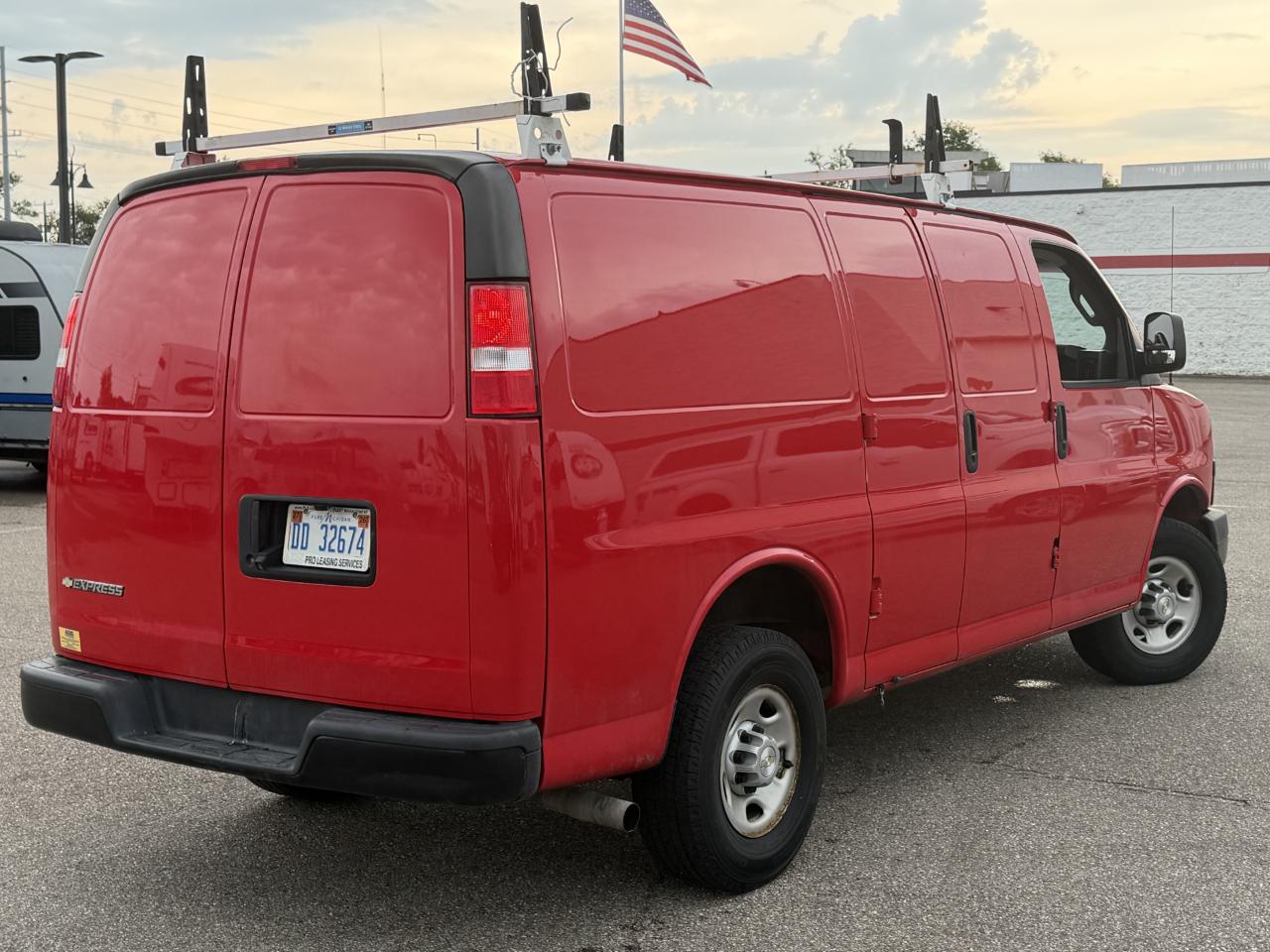 Chevrolet Express Cargo Van RWD 2500 135" 2021