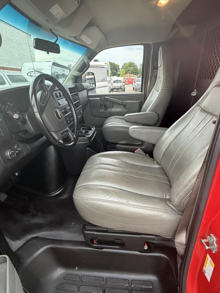 Chevrolet Express Cargo Van RWD 2500 135" 2021