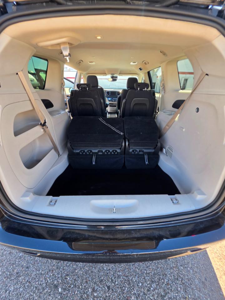 Chrysler Voyager LX FWD 2023