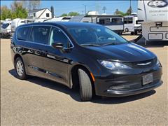 2023 Chrysler Voyager 