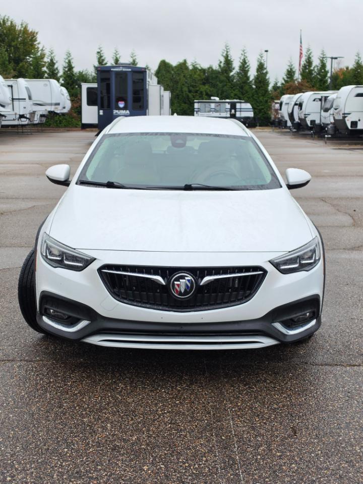 Buick Regal TourX 5dr Wgn Essence AWD 2019