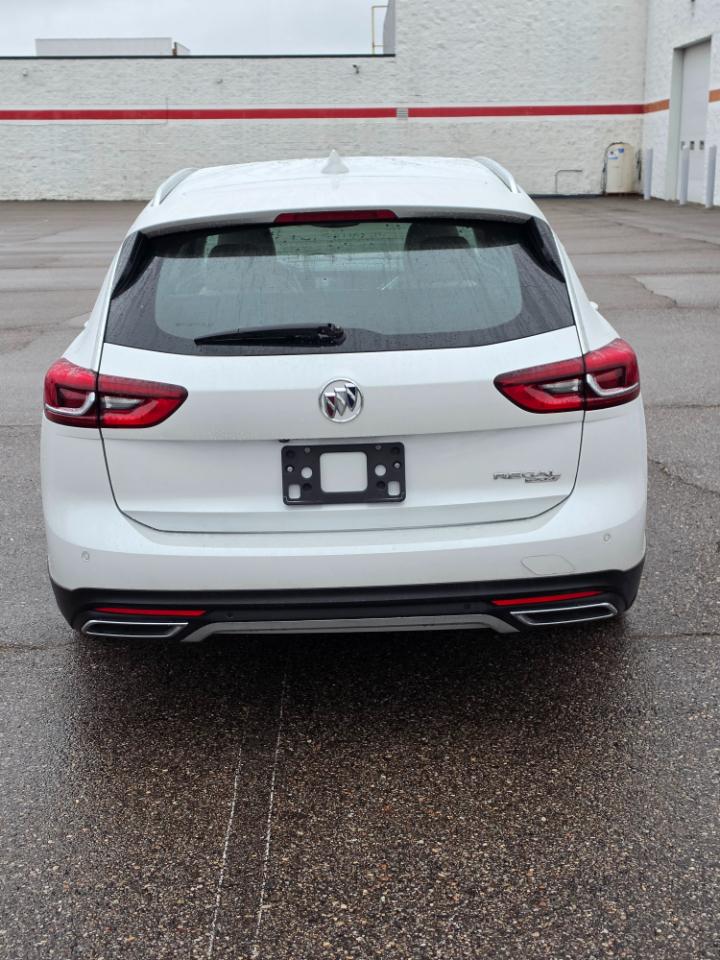 Buick Regal TourX 5dr Wgn Essence AWD 2019