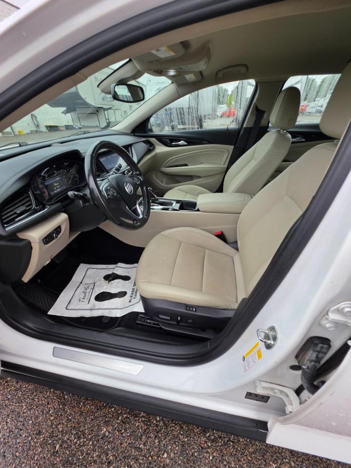Buick Regal TourX 5dr Wgn Essence AWD 2019